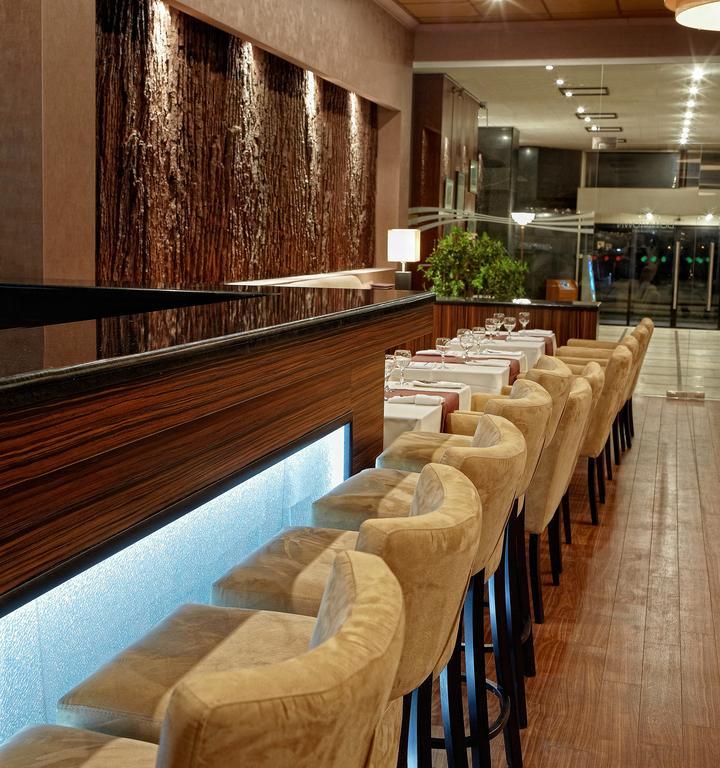 Codru Hotel Кишинів Ресторан фото